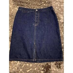 GAP Women's Denim Skirt - Size 4 | Classic & Versatile